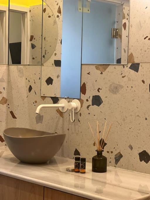 העיירה רתימנו Modern Lux Apartment Downtown מראה חיצוני תמונה