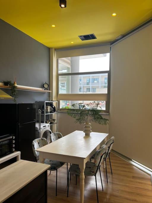 העיירה רתימנו Modern Lux Apartment Downtown מראה חיצוני תמונה