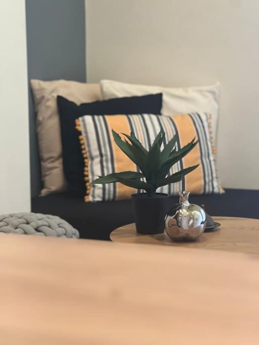העיירה רתימנו Modern Lux Apartment Downtown מראה חיצוני תמונה