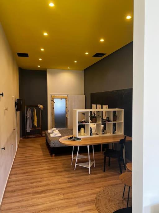 העיירה רתימנו Modern Lux Apartment Downtown מראה חיצוני תמונה